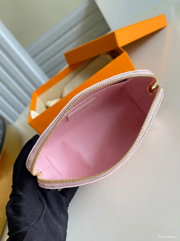 First bag ru LOUIS COSMETIC VUITTON POUCH 0522